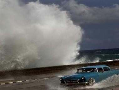 ການນຳຫວຽດນາມ ໂທລະເລກ ຢື້ຢາມຖາມຂ່າວກຸຍບາ ແລະ ຮາອີຕີ